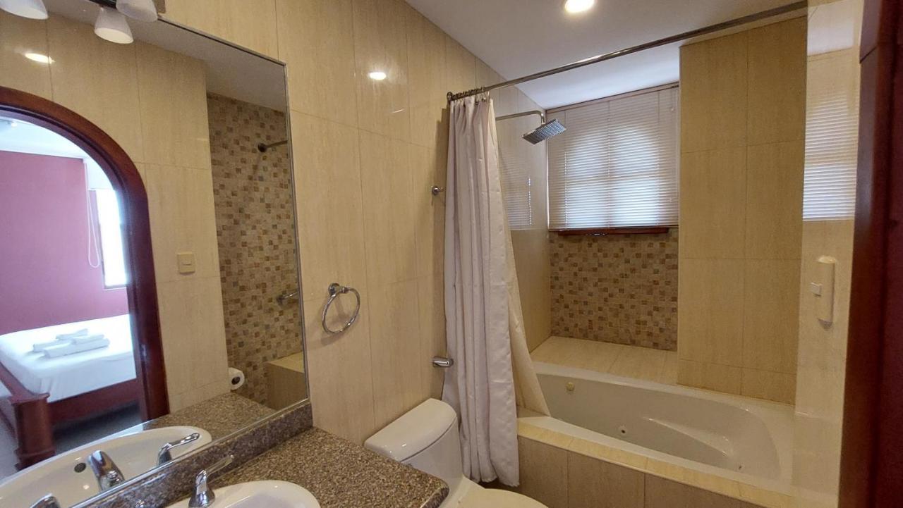 Hotel Voyager Manta Luaran gambar