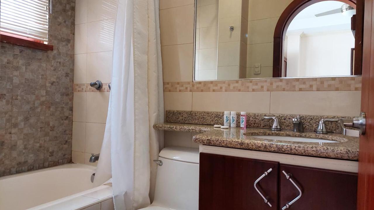 Hotel Voyager Manta Luaran gambar