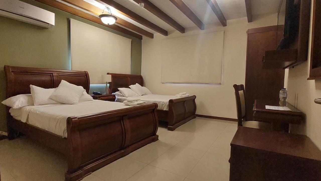 Hotel Voyager Manta Luaran gambar