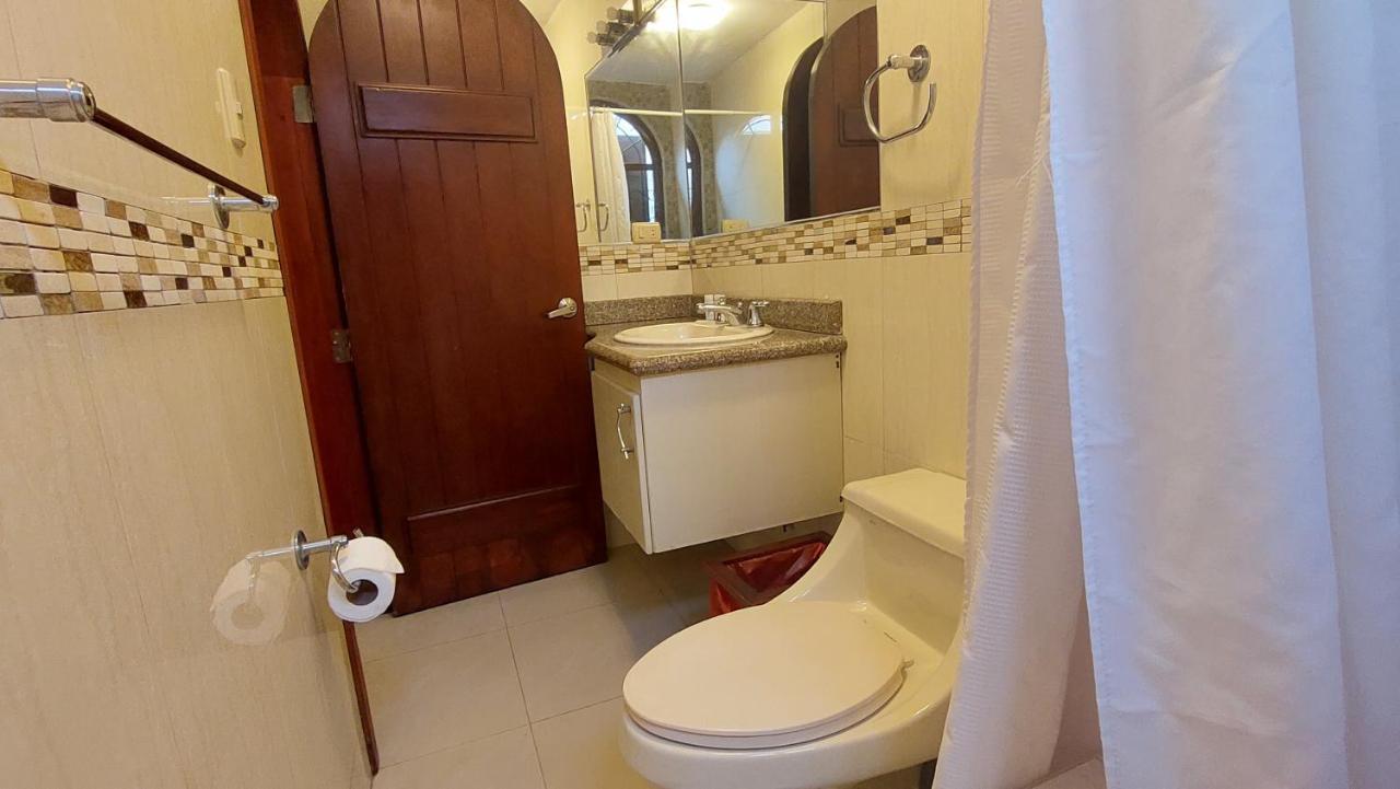 Hotel Voyager Manta Luaran gambar