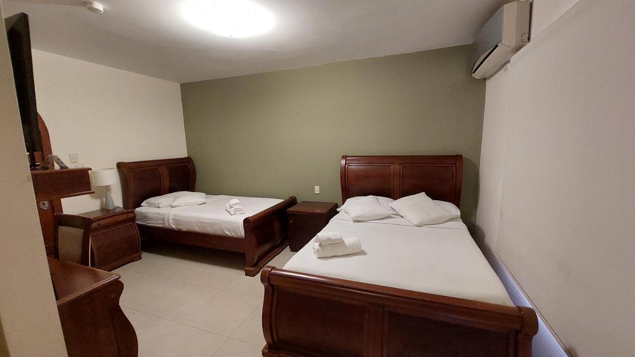 Hotel Voyager Manta Luaran gambar
